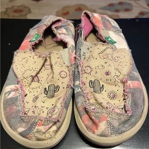 Sanuk girls shoes size 12